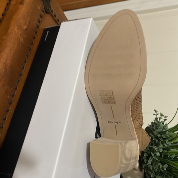 Dolce Vita boots, Size 10, Tan Nubuck, New - Picture 6 of 6